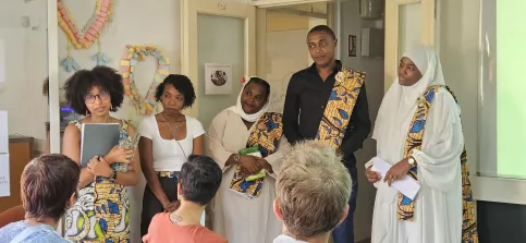 L'équipe du dispositif en groupe 