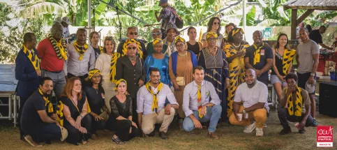 Groupes de professionnels qui prennent la pause