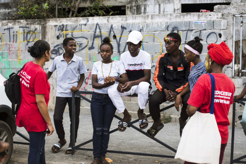 Maraude aupre de jeunes de quartier
