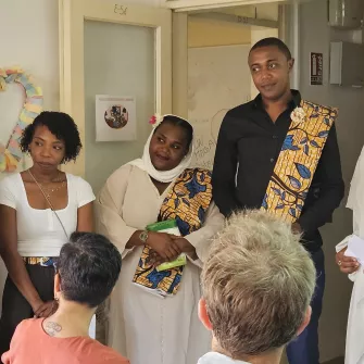 L'équipe du dispositif en groupe 