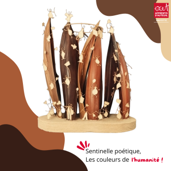 Production a base de cosse de palmier, de fils de fer et de page de poésie, qui forme un ensemble 